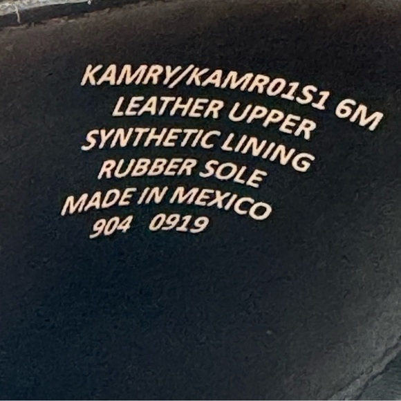 Steve Madden Wedge Heels- size 6, leather upper, synthetic lining, rubber sole - Picture 9 of 9